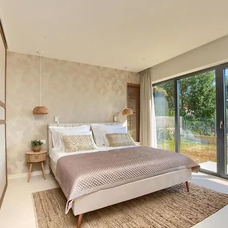 Japandi Sea View 3br Apartment, Pomer, 5 Min Walk To * 포메르