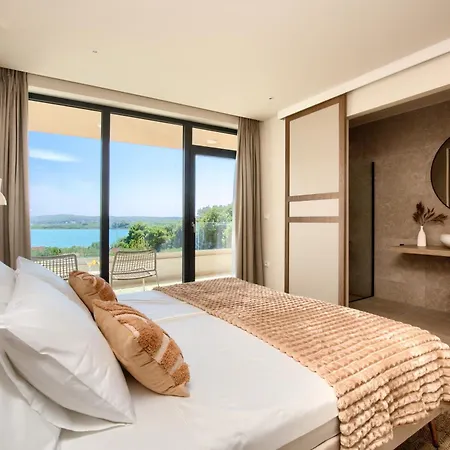 Japandi Sea View 3br Apartment, Pomer, 5 Min Walk To 포메르