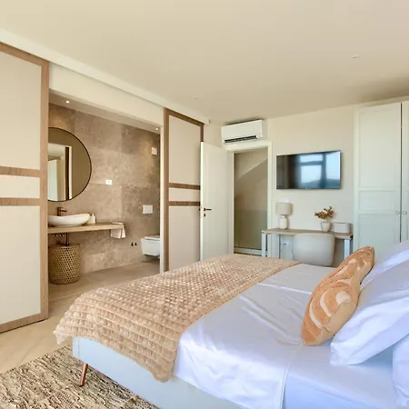 Japandi Sea View 3br Apartment, Pomer, 5 Min Walk To 아파트