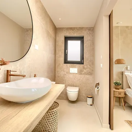 Japandi Sea View 3br Apartment, Pomer, 5 Min Walk To 아파트 포메르