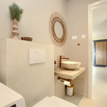 Japandi Sea View 3br Apartment, Pomer, 5 Min Walk To