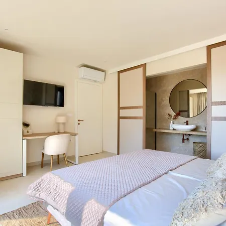 Japandi Sea View 3br Apartment, Pomer, 5 Min Walk To *