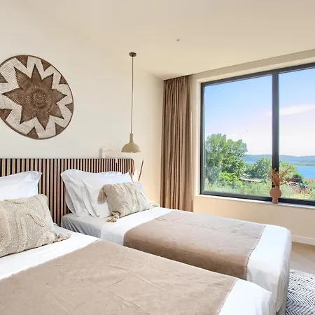 Japandi Sea View 3br Apartment, Pomer, 5 Min Walk To *