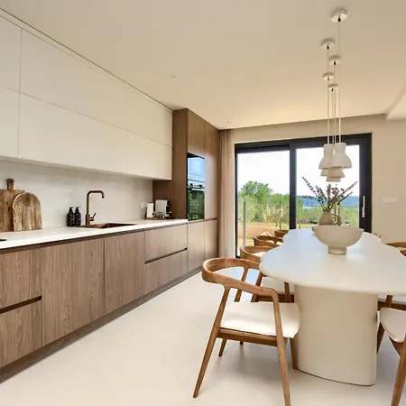 아파트 Japandi Sea View 3br Apartment, Pomer, 5 Min Walk To *
